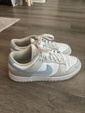 Nike Low-Top Sneakers in White and Light Blue Accent